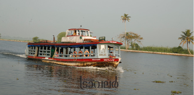 kerala backawater on boat